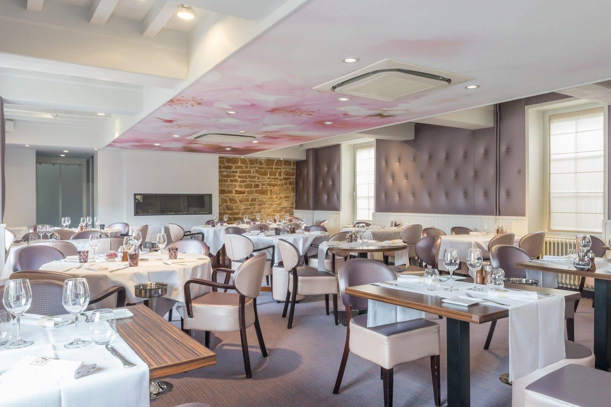 Logis Hotel Les Platanes Reyssouze Екстериор снимка