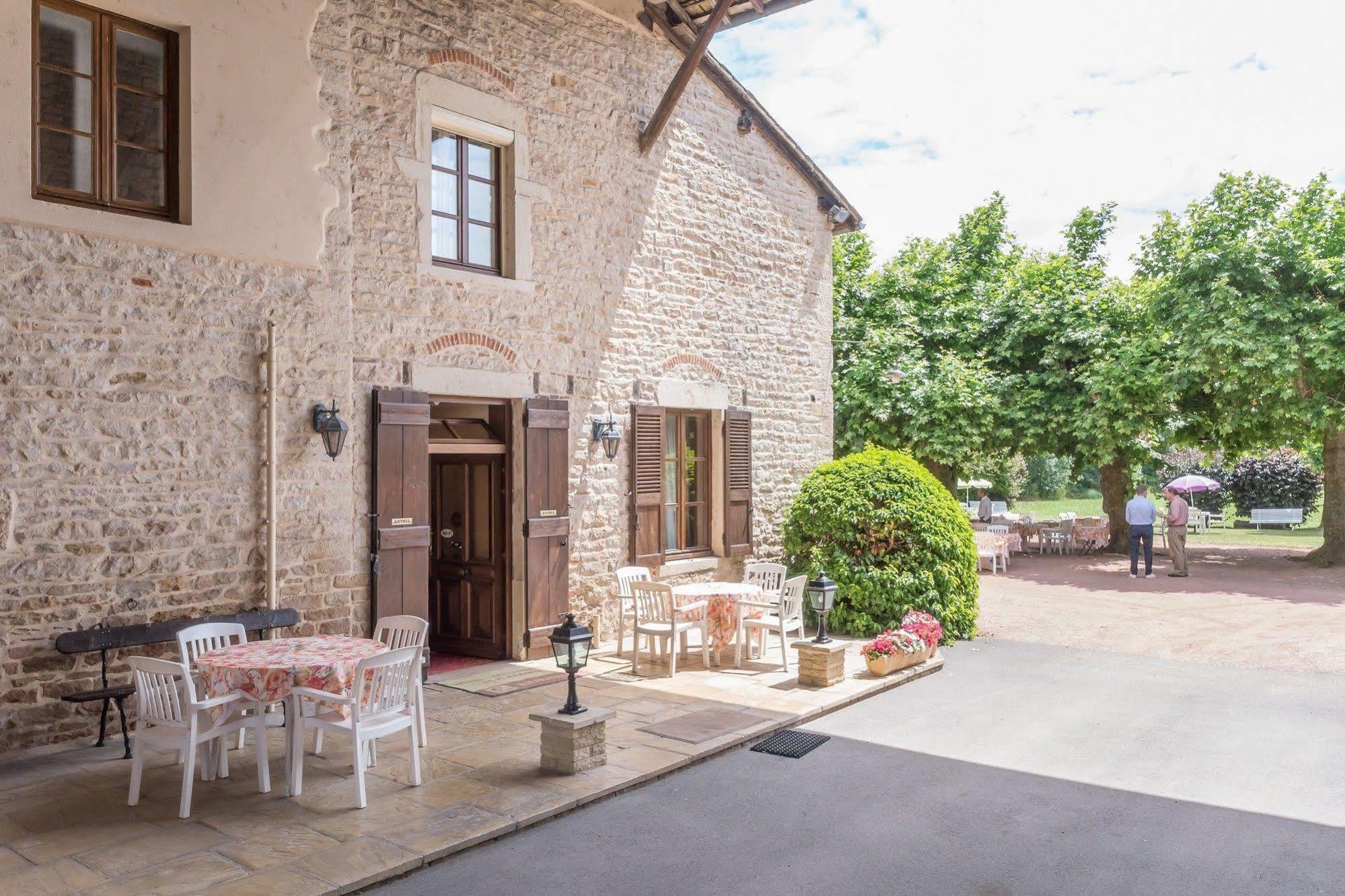 Logis Hotel Les Platanes Reyssouze Екстериор снимка