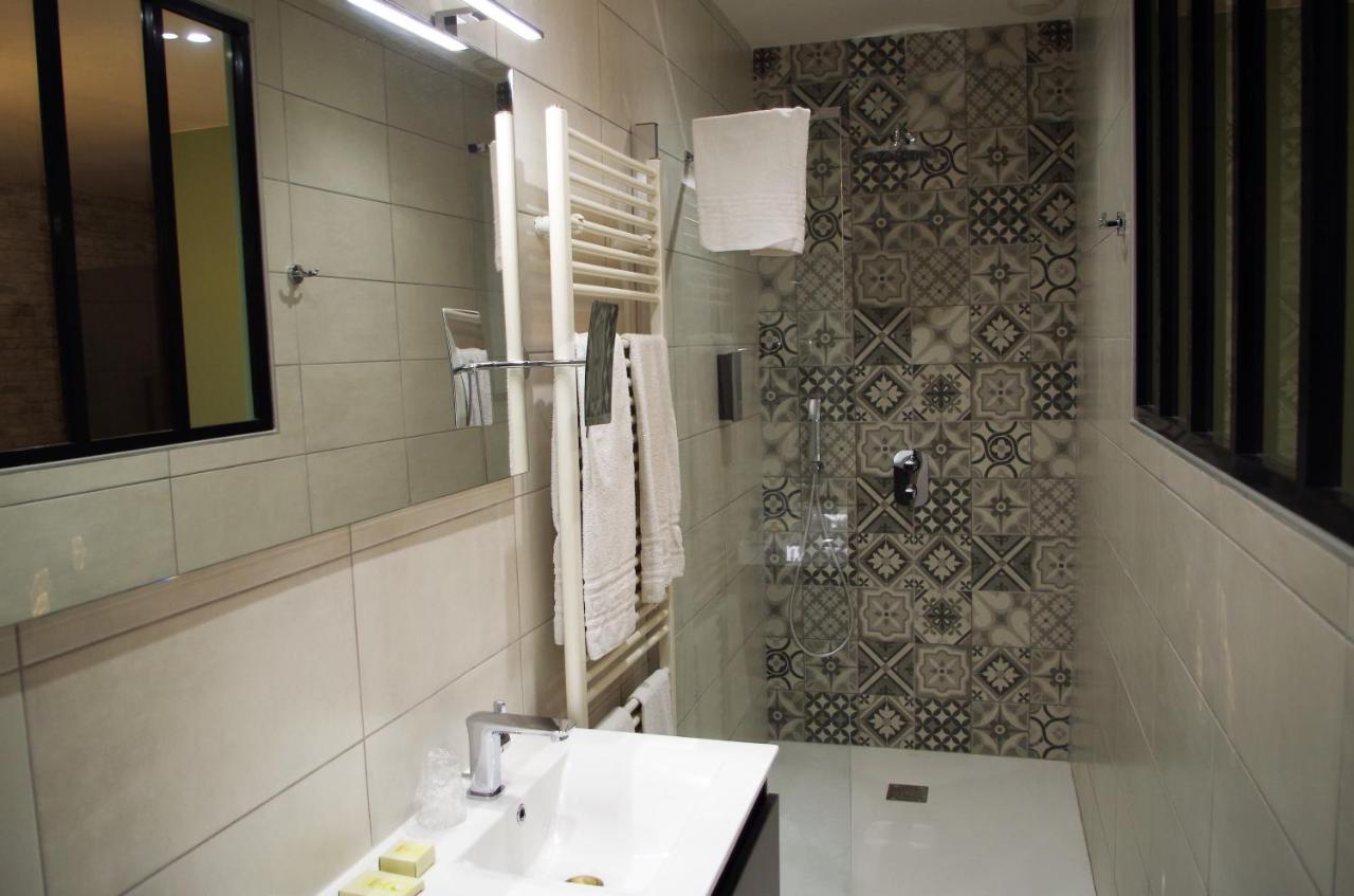 Logis Hotel Les Platanes Reyssouze Екстериор снимка