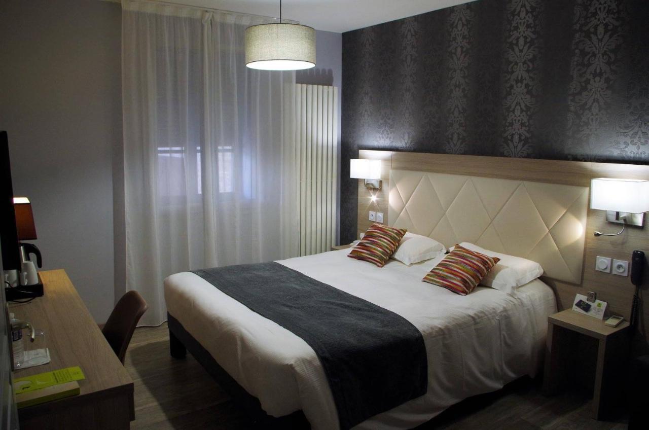 Logis Hotel Les Platanes Reyssouze Екстериор снимка