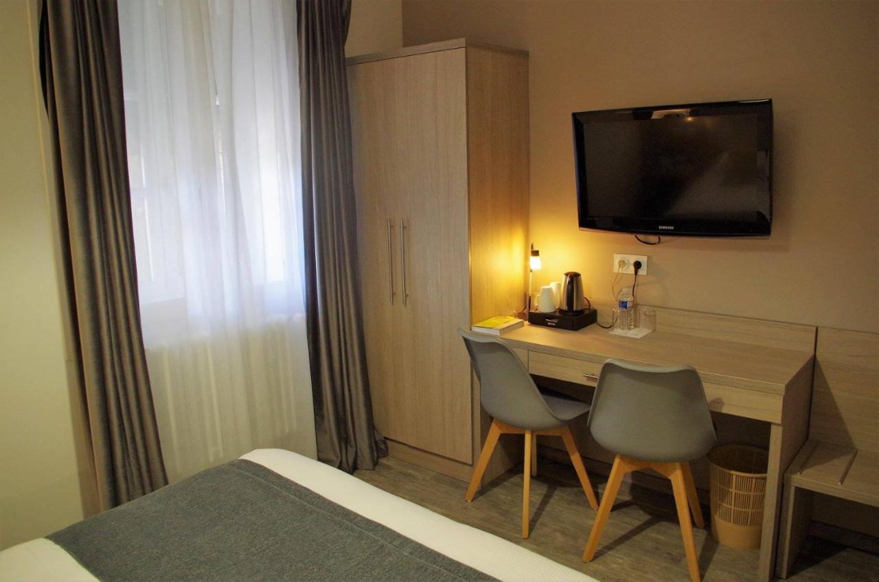Logis Hotel Les Platanes Reyssouze Екстериор снимка